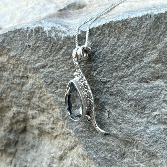 White Topaz Necklace - Picture 4 of 16